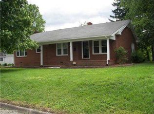 1619 N Main St, Mount Airy, NC 27030
