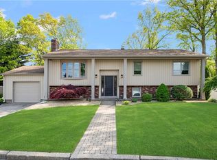 7 Robins Way, North Providence, RI 02904