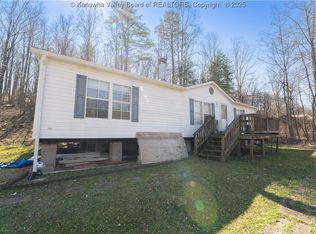 2221 Chestnut St, South Charleston, WV 25309