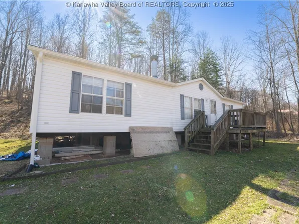 2221 Chestnut St, South Charleston, WV 25309