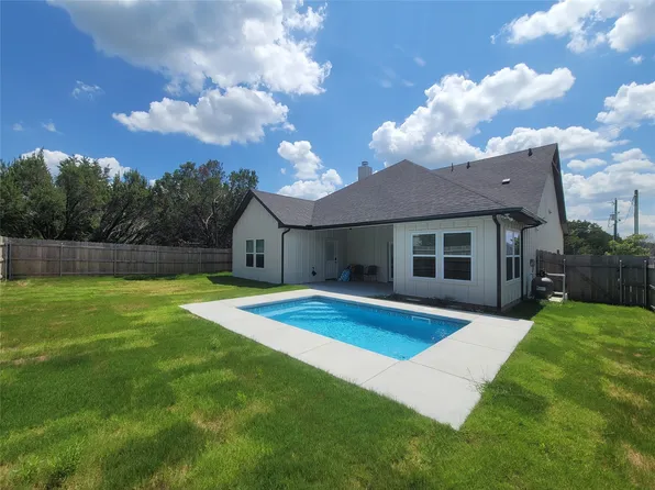 4825 Wichita St, Granbury, TX 76048