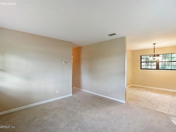 4th image of 2588 Lourdes Dr W
