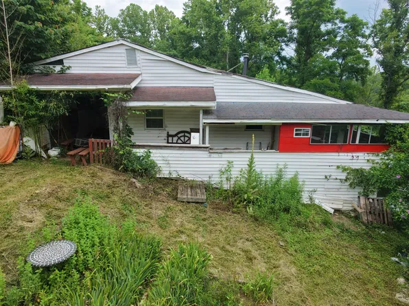 7660 Nine Mile Creek Rd, Lesage, WV 25537