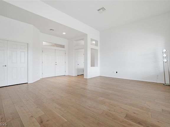 3rd image of 511 Eagle Vista Dr