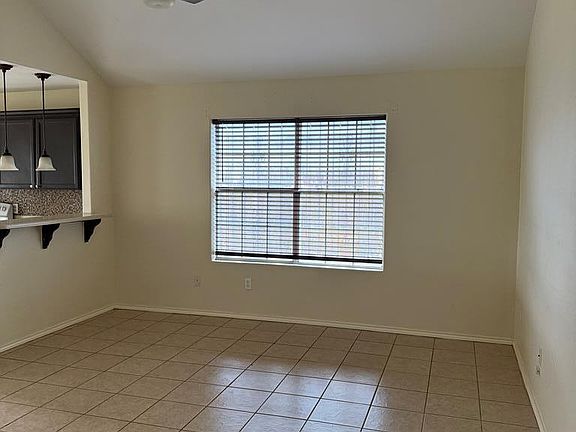 3rd image of 1280 Janet Ln