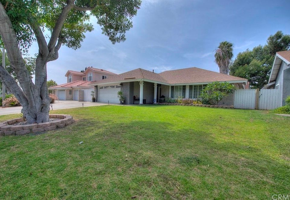 1st image of 1137 Grossmont Dr