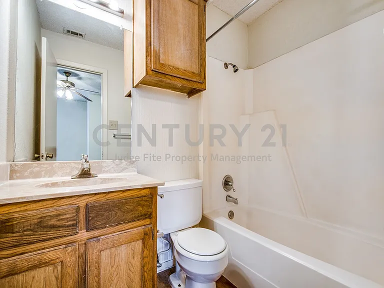 929 W Hickory St #A-10 — Photo 11