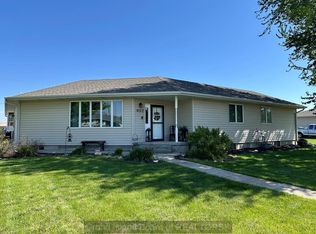4152 Driftwood Dr, Grand Island, NE 68803