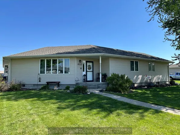4152 Driftwood Dr, Grand Island, NE 68803