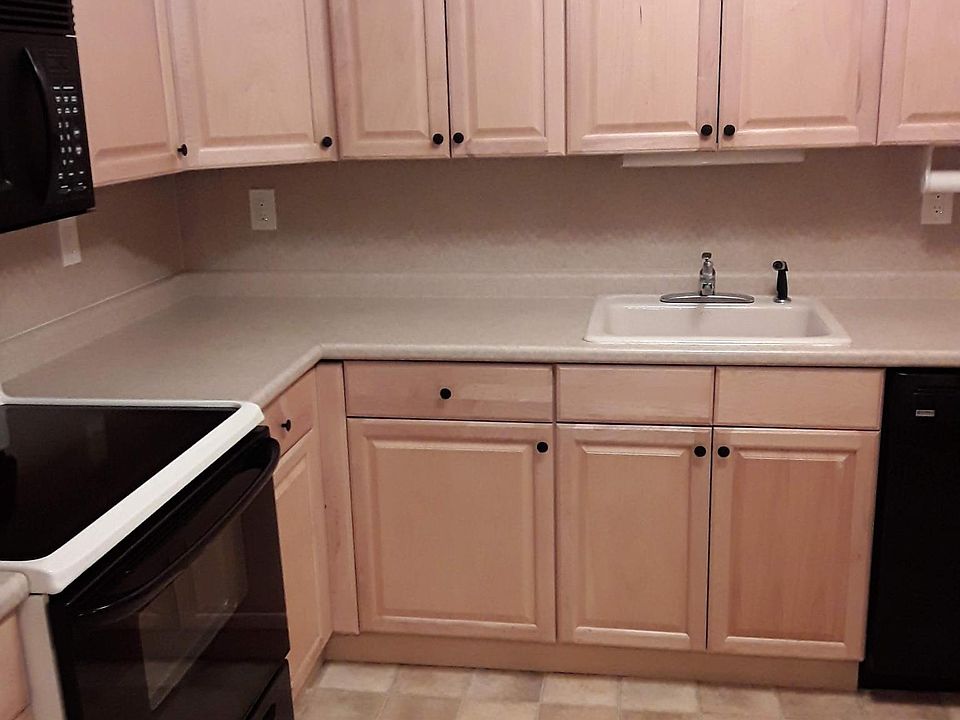 Updated kitchen with beautiful maple cabinets!