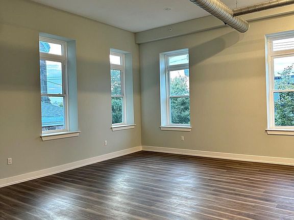 3rd image of 2651 Buckius St #14