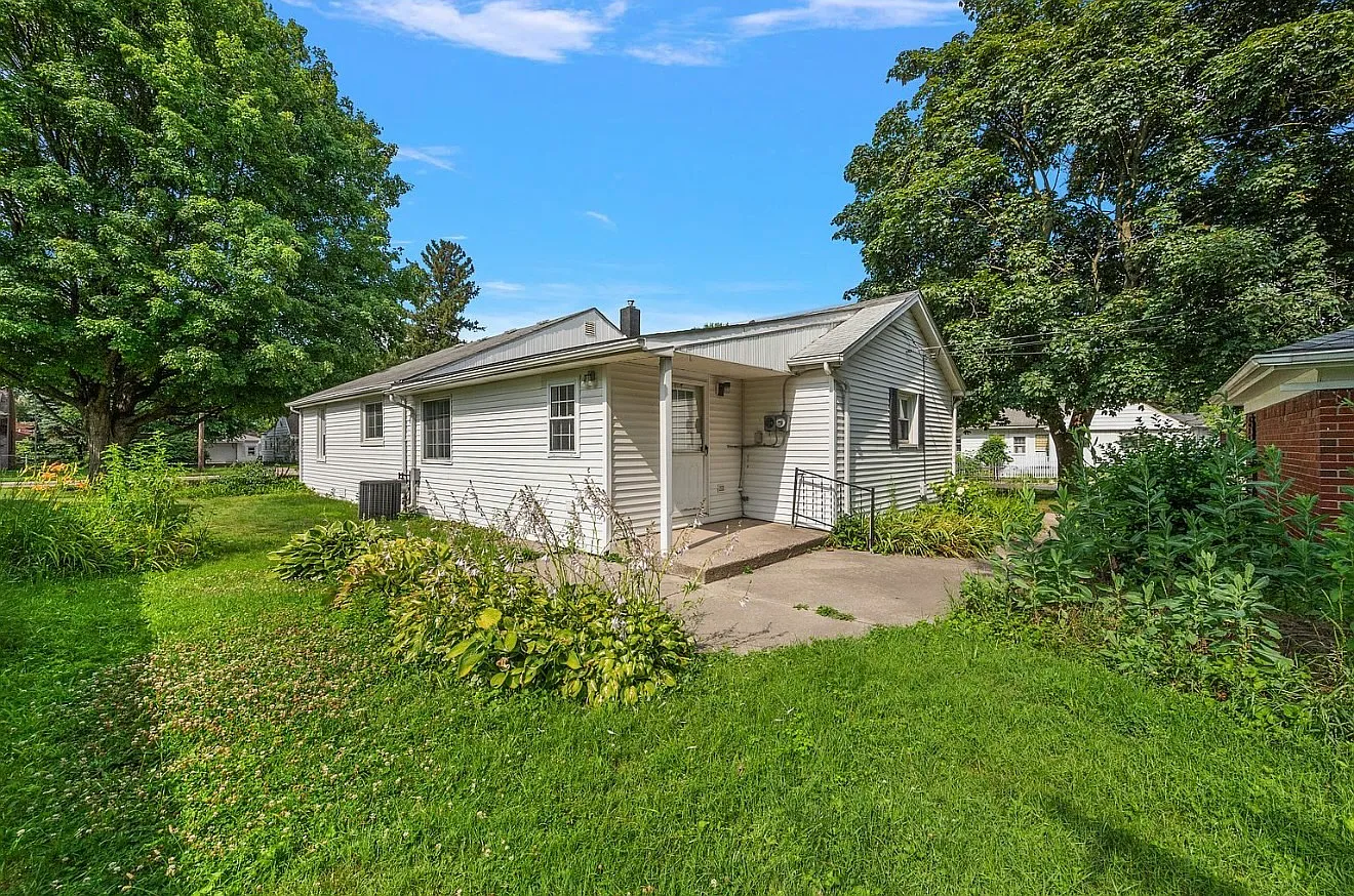 3 bed, 1.5 bath, 1536 sqft, $1,700 — Photo 4