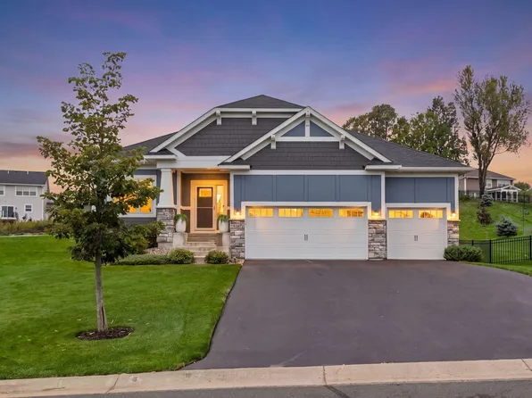 9557 James Cir N, Lake Elmo, MN 55042