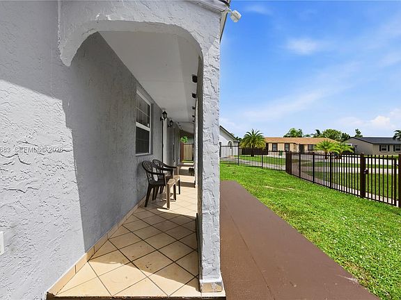 3rd image of 26080 SW 132nd Pl