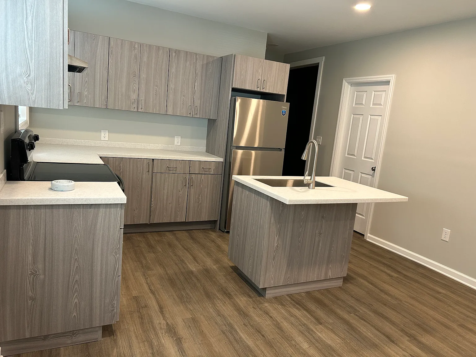 3 bed, $1,695 — Photo 3