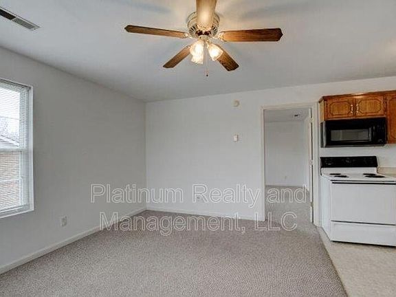 5th image of 3292-4 Tower Dr