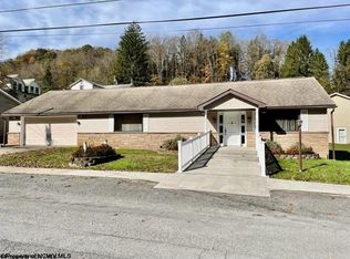 86 Chestnut St, Rowlesburg, WV 26425