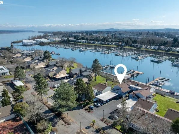 448 N Hayden Bay Dr, Portland, OR 97217