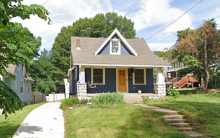1st image of 452 N Quincy Ave