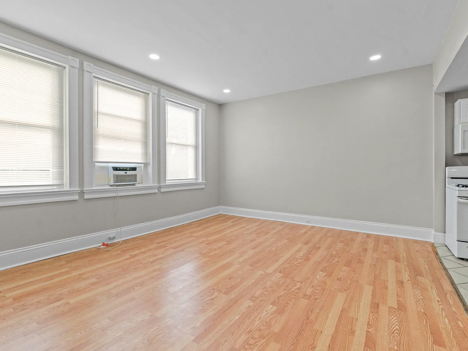 1 bed, 650 sqft, $1,295 — Photo 3