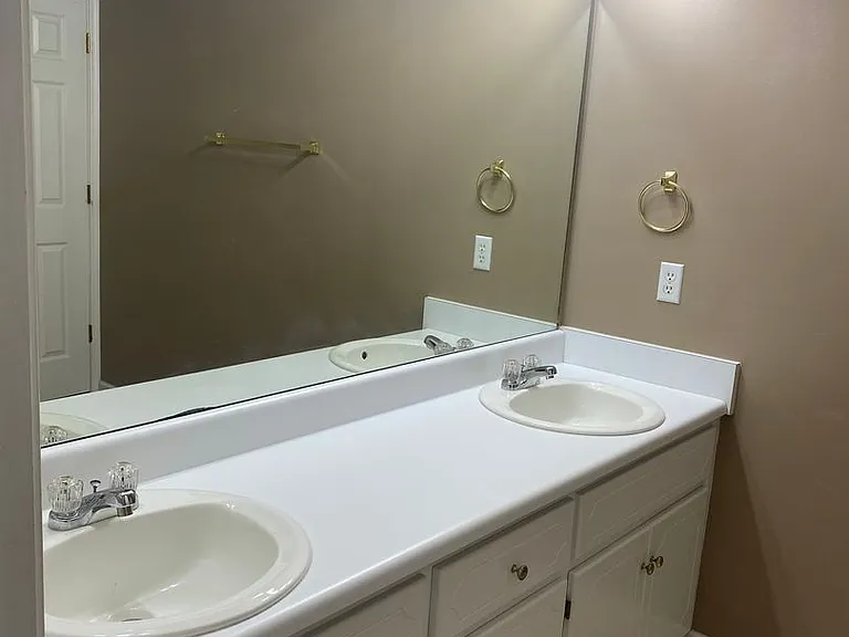 115 Woodmere Dr — Photo 10