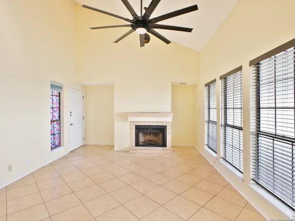 6100 Woodlake Pkwy #706, San Antonio, TX 78244