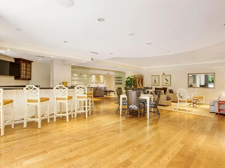 801 S Olive Ave #223 — Photo 32