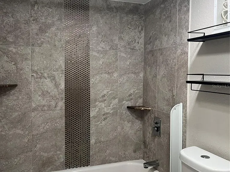 528 Golden Raintree Pl — Photo 16
