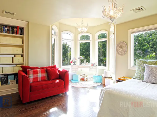 3358 Richmond Road image 1 of 20