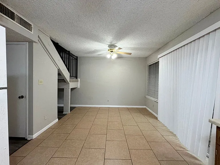 9502 Quail Village Ln — Photo 8