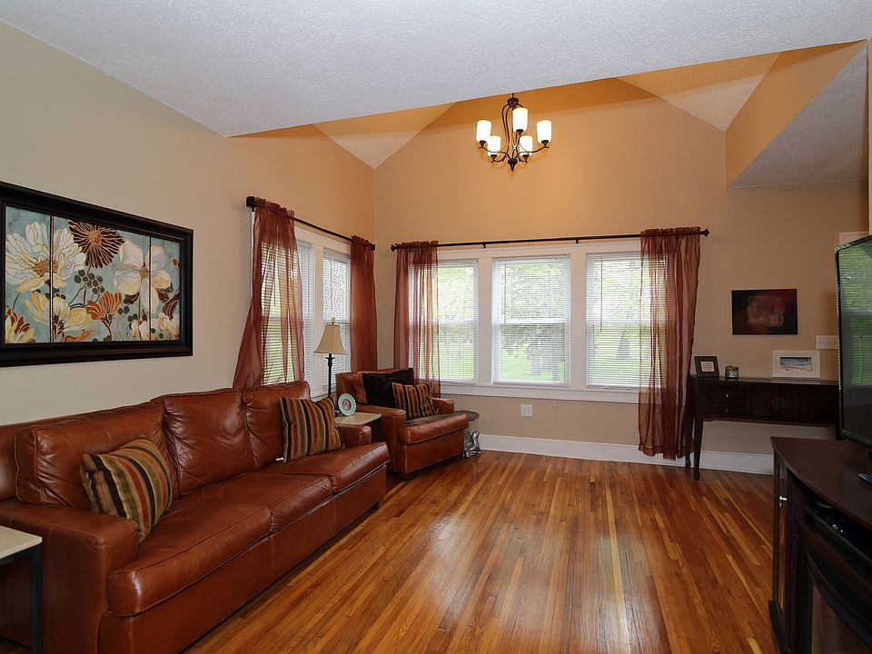 1st image of 2656 Vincent Ave N