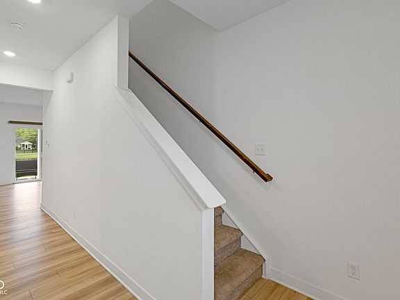 5th image of 7423 Manor Lake Ln