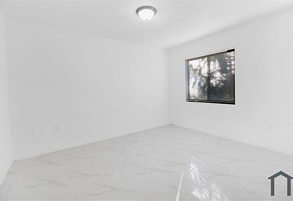 4th image of 21226 SW 119th Ave
