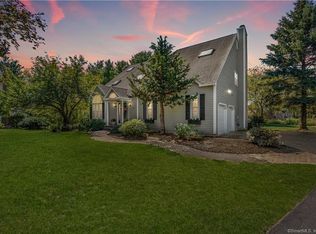 10 Patricia Ln, Cromwell, CT 06416