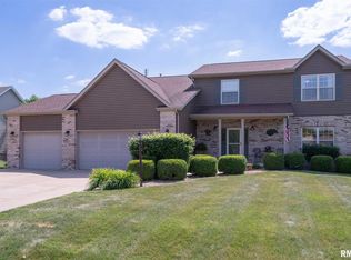 510 Mayfair Ct, Metamora, IL