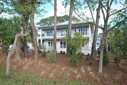 3 Burkes Beach Rd #B — Photo 11