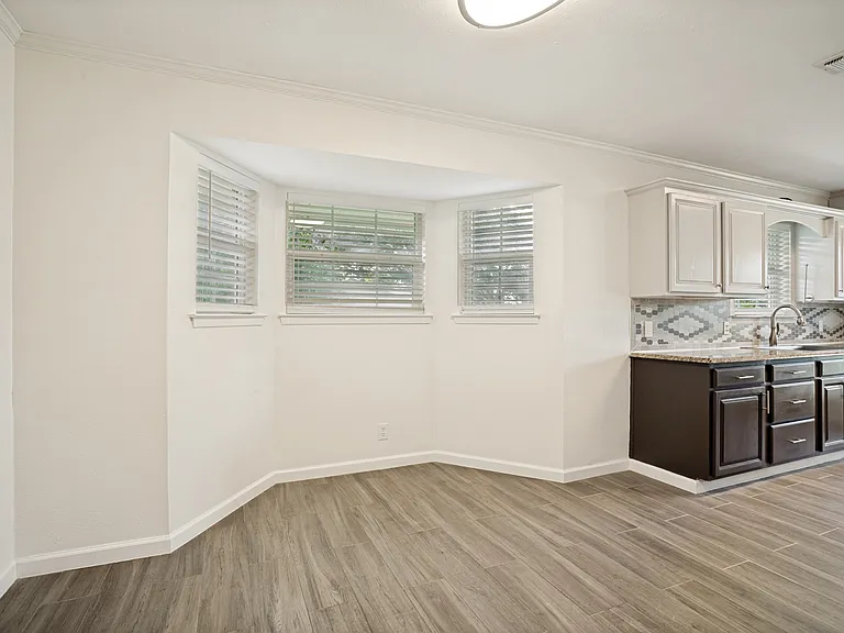 6355 Starnes Rd — Photo 5