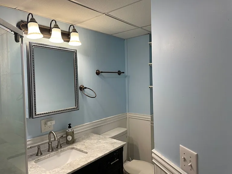 Bathroom vanity
