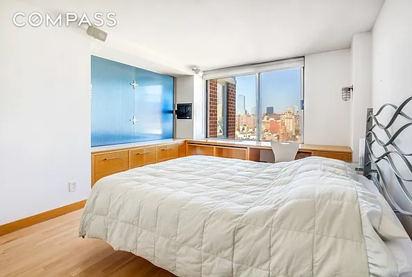 Rented by Compass | media 16