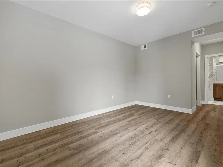 4237 Bergen Tpke #4B — Photo 12