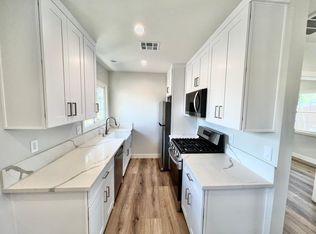 2817 W Victory Blvd #D, Burbank, CA 91505