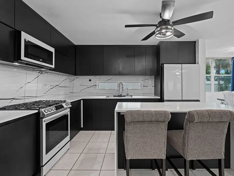 335 Calle Tiburom Urb Pass — Photo 33