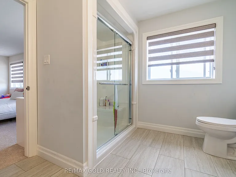2591 Sheffield Blvd — Photo 26