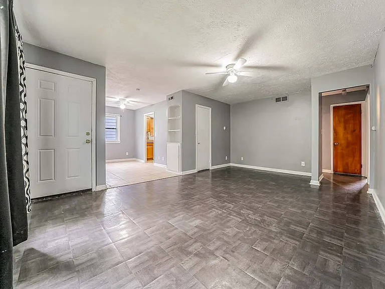 2533 Greenvale Rd — Photo 12