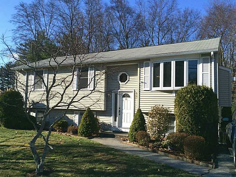 1st image of 19 Ann Dr