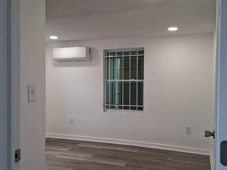 2904 Moncrief Rd — Photo 9
