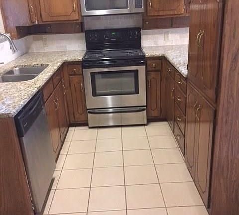 4th image of 4235 Altamesa Blvd