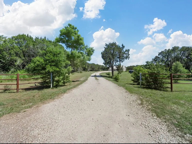 1571 Highland Park Way — Photo 2