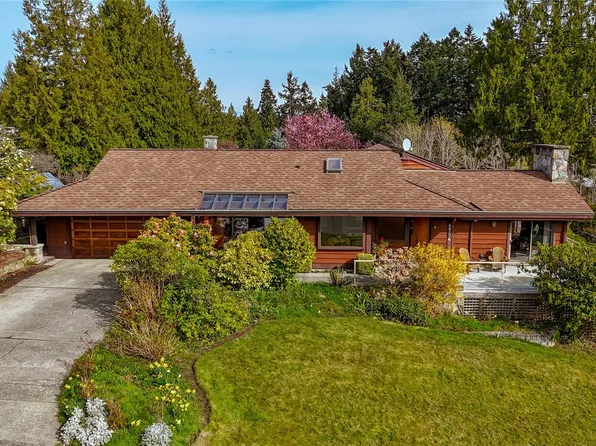1794 Orcas Park Ter, North Saanich, BC V8L 4A7