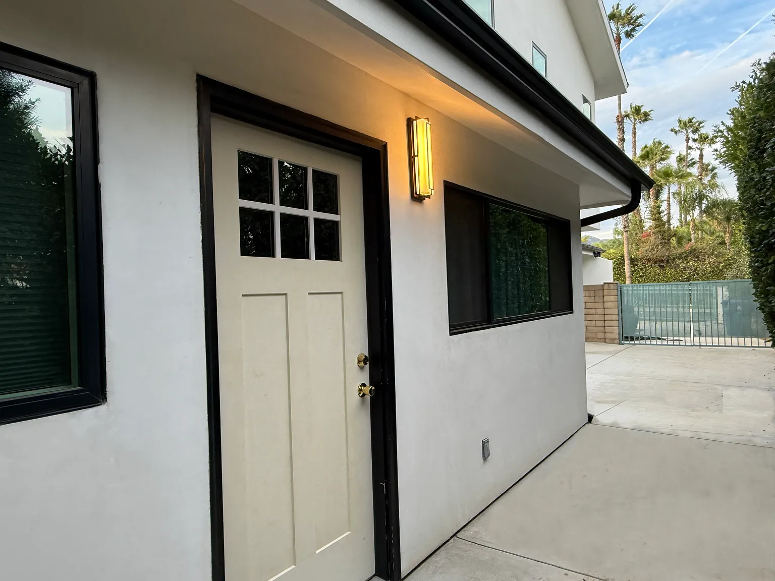 Itasca St, Chatsworth — Photo 1